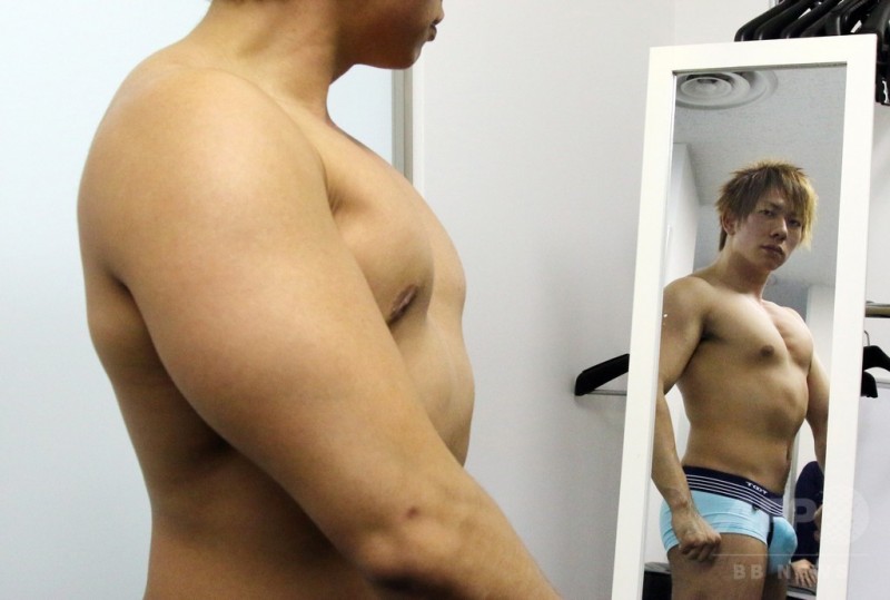 しみけん(清水健):今年4月、我就不做AV男优了!
