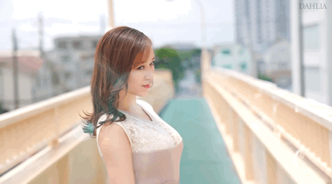 一年没发片了⋯色气满到溢出来的敏感G奶现在睡在谁的床上?