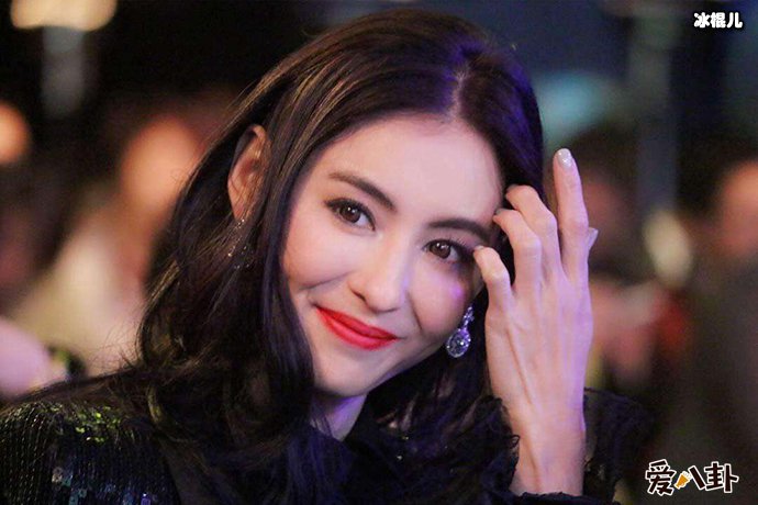 张柏芝晒男子背影照疑似三胎生父?引得众人热议!