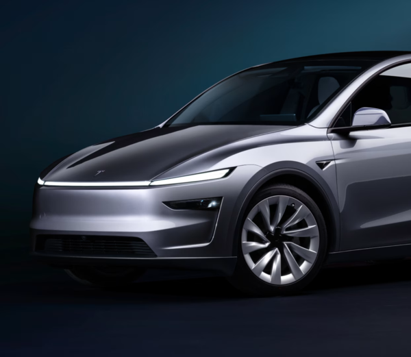 特斯拉新Model Y 特斯拉新Model Y被AI识别成小鹏 网友:我看我也迷糊
