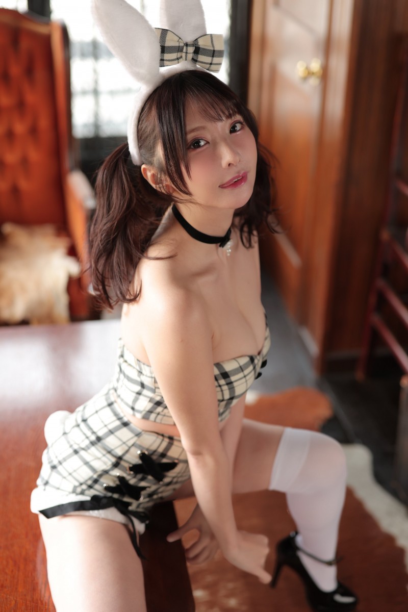 2025年最初也是最强的新人!她在电影里说已经多年没有做爱了!
