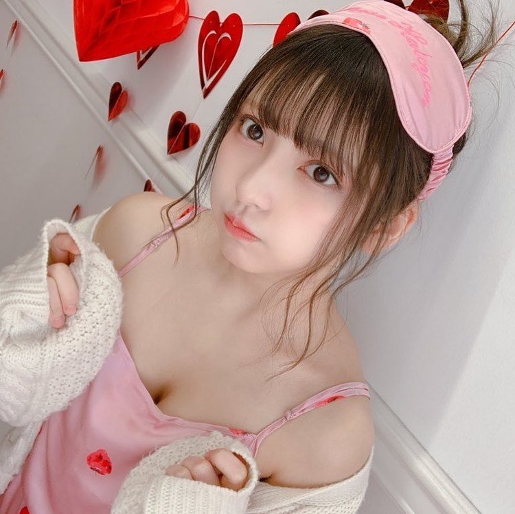 21 岁美少女十味脸蛋超甜萌! 牛年曝光新写真粉嫩造型让人恋爱