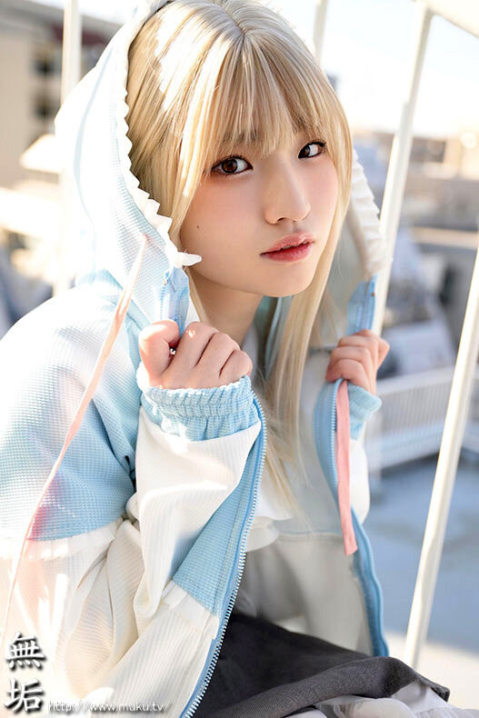 姫野らん(姬野兰)作品MUKC-105发布!期间限定的金发造型?她的制服被弄脏了!