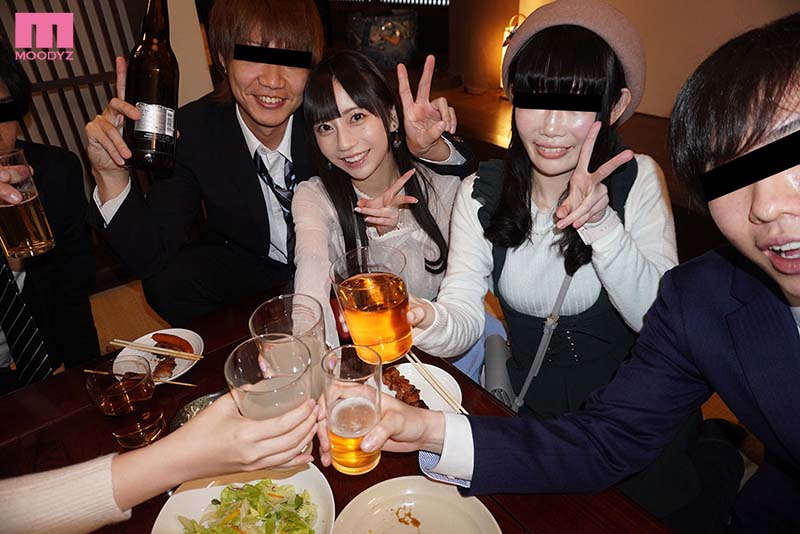 七沢みあ(七泽米亚)作品MIDV-130发布!国民妹妹意外巧遇前男友在餐厅厕所达到久违高潮