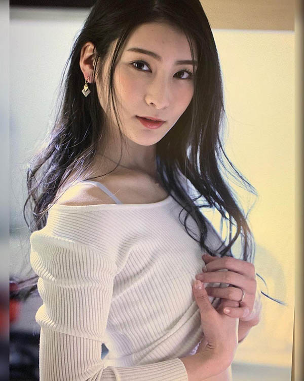 最新推荐!实力和外型兼具的暗黑女神《本庄铃》最新作品介绍……
