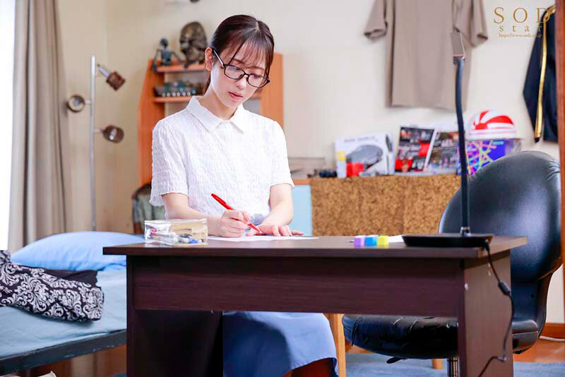 小湊よつ葉(小凑四叶)作品STARS-842发布!上演纯爱物语变亲吻魔人!