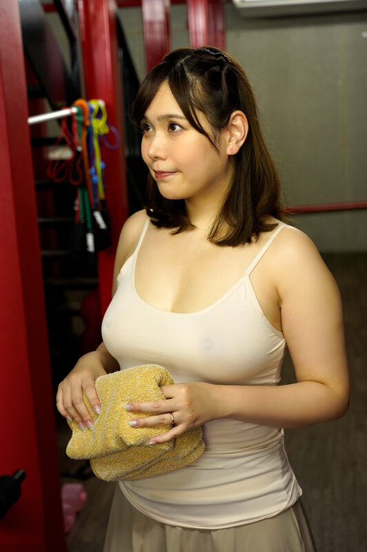 月見伊織(月见伊织)作品MRPA-002发布!到健身房的超爆乳人妻,「运动内衣汗水浸湿」被中出了!