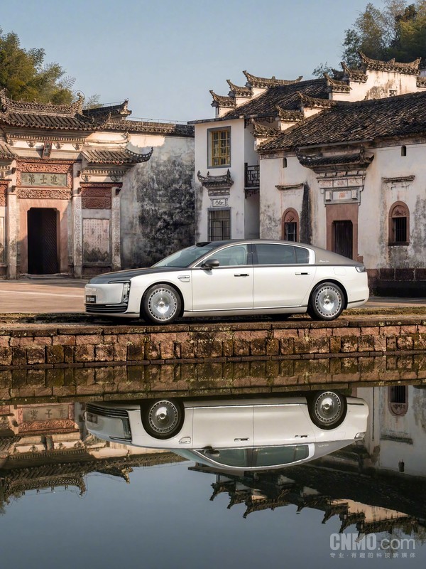 尊界S800 华为余承东:大年三十 尊界S800将再登总台春晚!