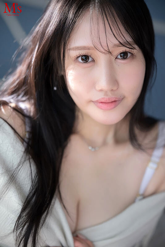 圆华光希(MVSD-684)你记得自己吃过多少面包吗?性经验3000~5000人的她来AV界爽!