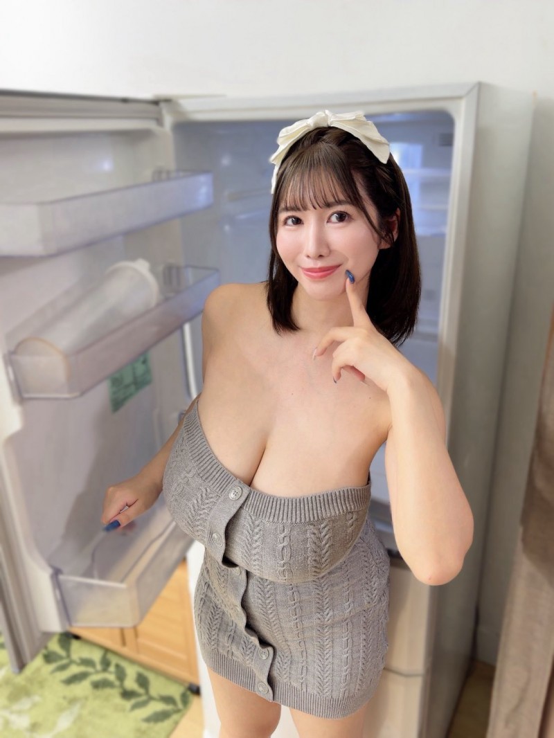 被指隆乳不忍了!木村爱心直球对决!